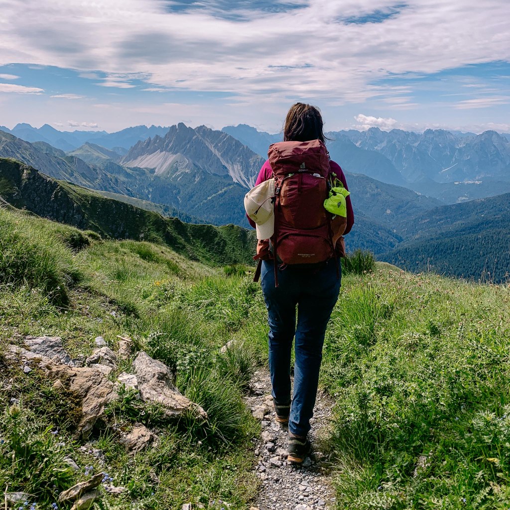 Person auf dem Karnischen Höhenweg 