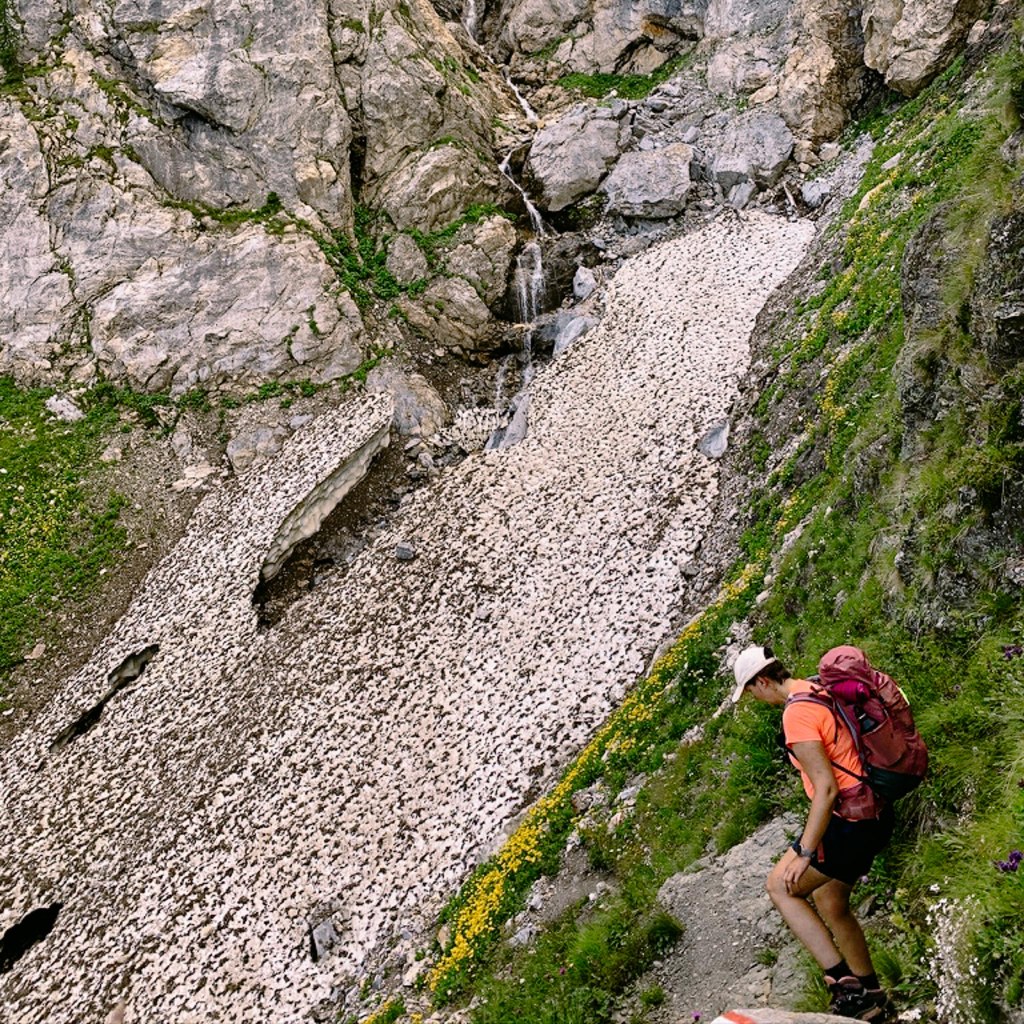 Querung eines Altschneefeldes 