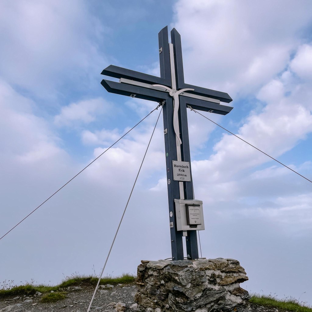 Gipfelkreuz des Hornisch Eck 